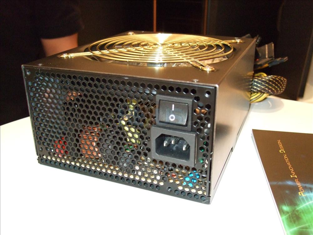 enermax-revolution2-big.jpg enermax-revolution2-big.jpg